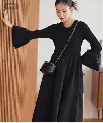 고베 레터스 플레어 슬리브 니트 원피스