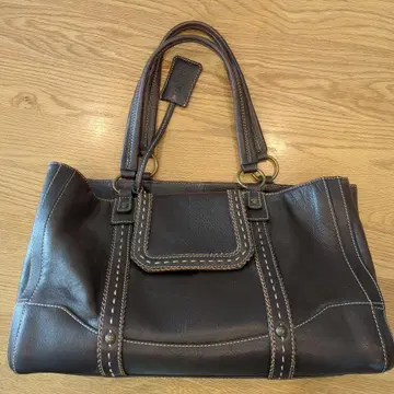 다크 브라운 가죽 숄더백