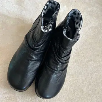 미사용 가죽 숏부츠 23.5cm