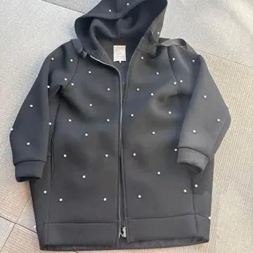 Chesty 펄 장식 후드 부착 후드티 HANY 콜라보