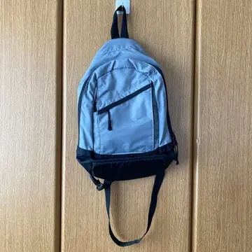 경량 나일론 백팩 그레이와 블랙