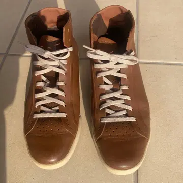 브라운 가죽 하이컷 스니커즈