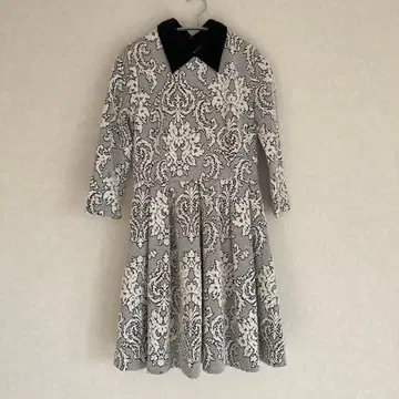 꽃무늬 A라인 원피스 긴팔