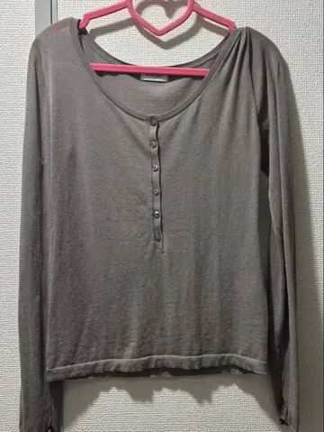 아티세션 헨리넥 풀오버 상의