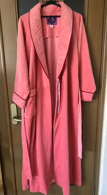 [ 미사용품 ] 고급 핑크 플리스풍 롱 가운