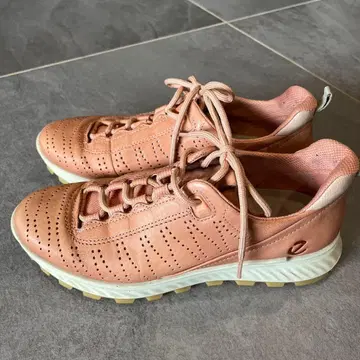 ECCO 핑크 스니커즈 38