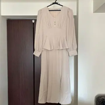 TONAL 페플럼 디자인 롱 원피스