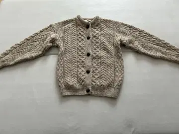 아일랜드 가디건 그레이