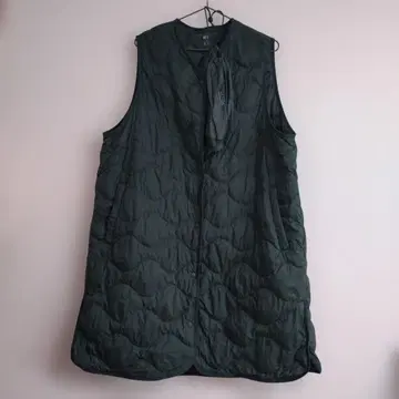 유니클로 울트라 라이트 다운 롱 베스트 다크 그린 3XL