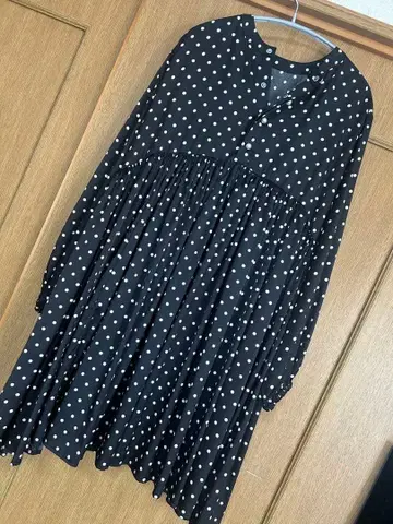 새상품급 비어즐리 펄 단추 개더 튜닉 블라우스 2023년