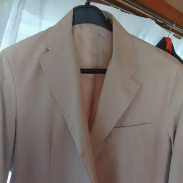 MEN'S TENORAS 테일러드 자켓. 색상은 스킨 컬러입니다.