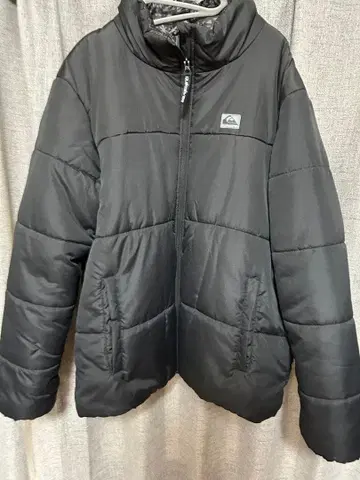Quiksilver 후드 부착 다운 자켓 XL 블랙