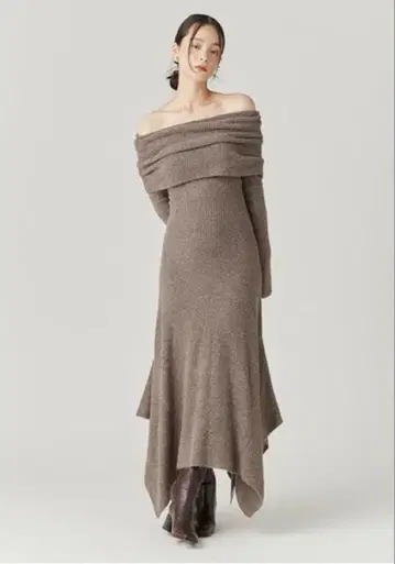 미사용 새상품 프레이 아이디 오프숄더 아지메 헴 니트 원피스 모카