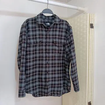 THE NORTH FACE 체크 무늬 플란넬 셔츠