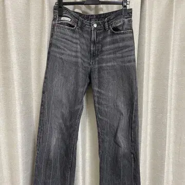 Calvin Klein 다크 그레이 스트레이트 데님