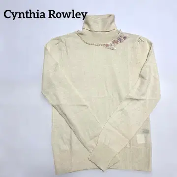 신시아 로울리 크림색 아이보리 터틀넥 니트 얇은 소재