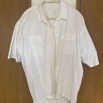 플라주 화이트 반팔 셔츠 2포켓