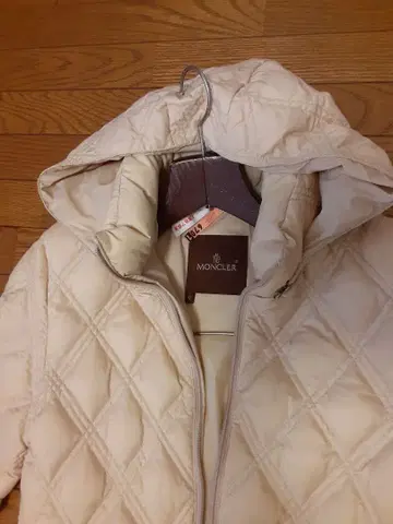 MONCLER 아이보리 퀼팅 다운 자켓 베이지 몽클레르