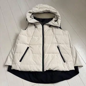 미사용 후드 부착 배색 다운 베스트