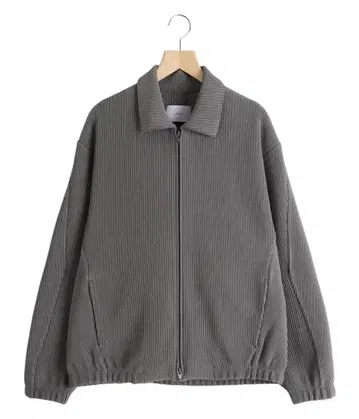 GRADATION PLEATS TWIST SLEEVE ZIP JACKET