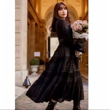 Herlipto 소셜 레이스 트리밍 드레스 M 사이즈