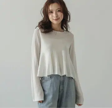 AMELY [택 포함 새상품] 시어 플레어 니트탑