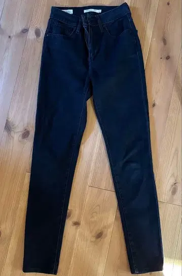 LEVI'S PREMIUM 721 HIGH RISE SKINNY 24