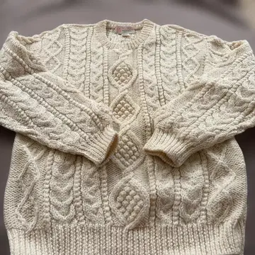 울 100% 아이보리 케이블 니트 M 사이즈