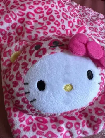 헬로키티 레오파드 무늬 핑크 머플러 미사용 산리오 키티