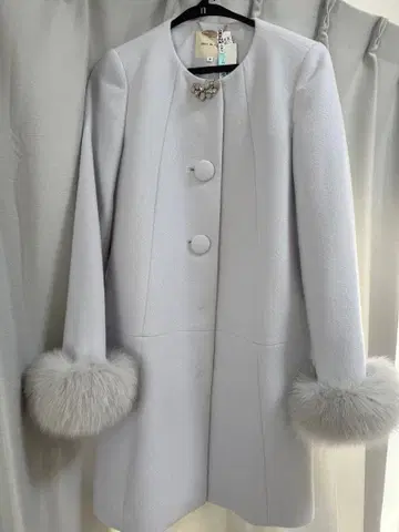 [컨디션 최상 클리닝 완료] 데뷔 피오레 비쥬 노카라 코트