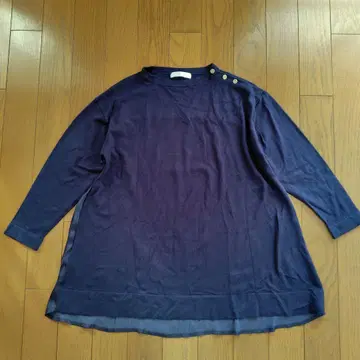 DoCLASSE 실크 느낌 새틴 절개 풀오버 S 시착만 한 상품