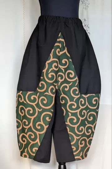 감물 염색 당초 보자기 & 블랙 사루엘 팬츠 스월 패턴