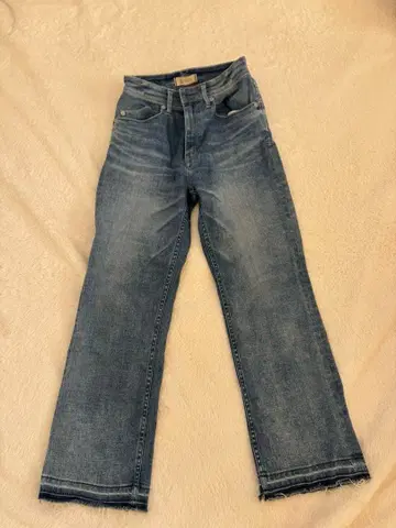 야눅 블루 스트레이트 레그 데님