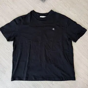 [ 완전 정품 ] 캘빈클라인 CK 정국 착용 블랙 T셔츠