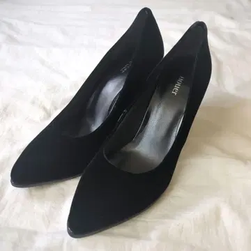 미사용급 누에르 블랙 벨벳 하이힐