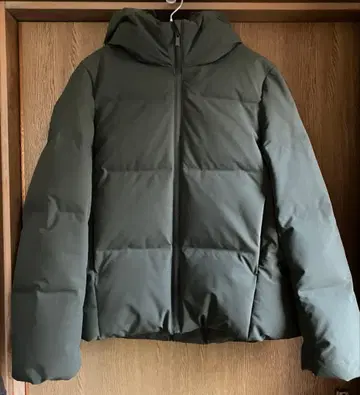 유니클로 심리스 다운 자켓 여성용 L