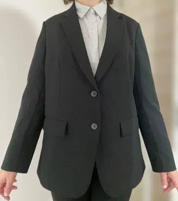 UNIQLO 테일러드 자켓 블랙 여성용