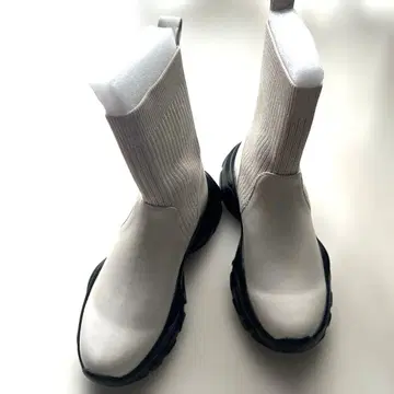 화이트 합성 피혁 부츠 M사이즈