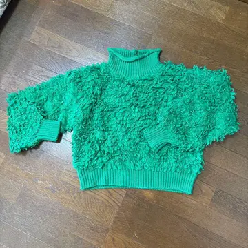 한 번 사용한 새상품급 CLOCHE 니트 클리닝 완료