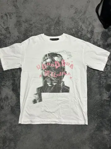 A Good Bad Influence 티셔츠 PLUG 반팔 완판