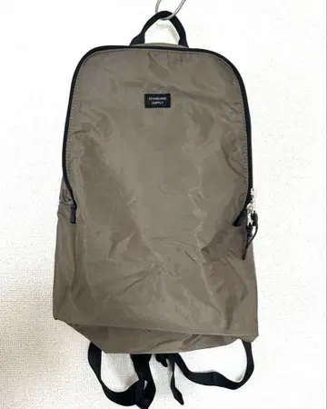 스탠다드 서플라이 카키 심플 나일론 백팩