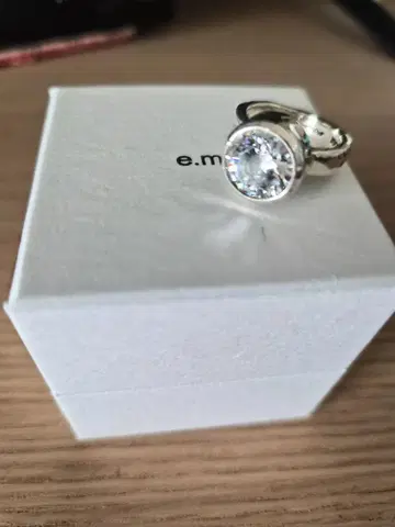 e.m. 실버 반지 라운드 지르코니아 반지