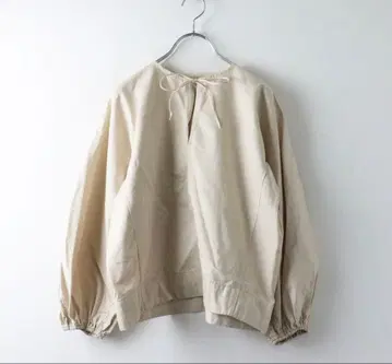 TENNE HANDCRAFTED MODERN 벌룬 슬리브 베이지