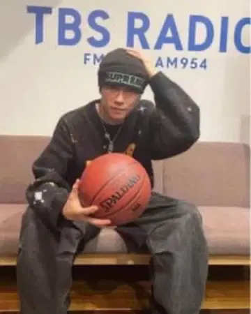 코무돗토 유타 착용 타카 오리지널 니트 s 사이즈