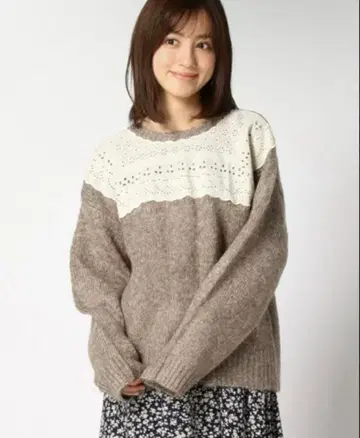 Samansa Mos2 레이스 부착 뒷트임 니트