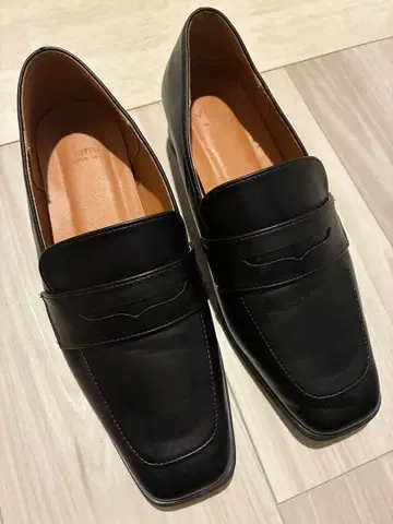 [시착만 한 상품 (새상품급)] 로퍼 블랙 menue M 23.5cm