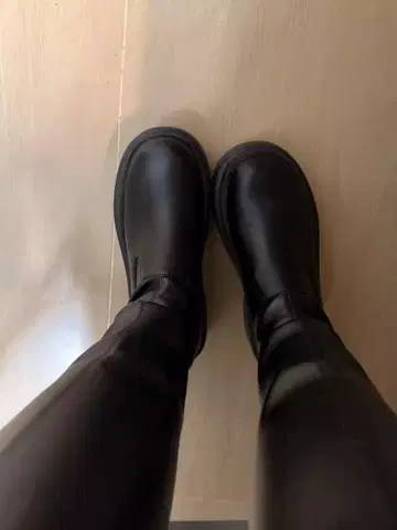 블랙 가죽 롱 부츠 통굽