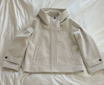 새상품 GU 코지 멜톤 숏 후디 코트 여성용 코트 M 가을 겨울 의류