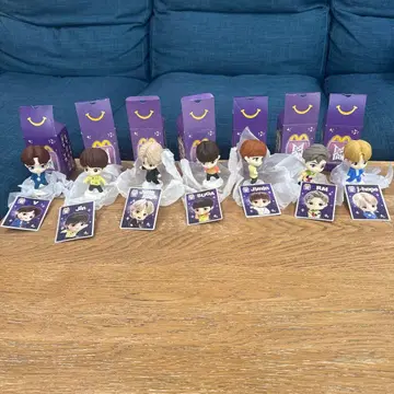 BTS 피규어 7체 세트 오리지널 카드 포함