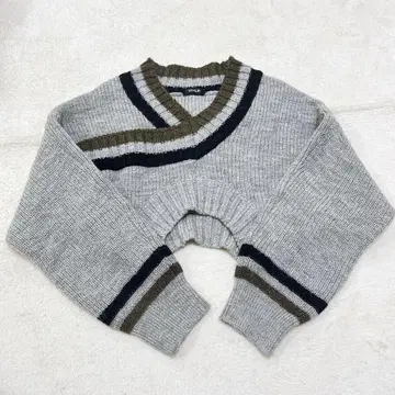 스독 soduk 23SS 업 사이드 다운 니트 탑